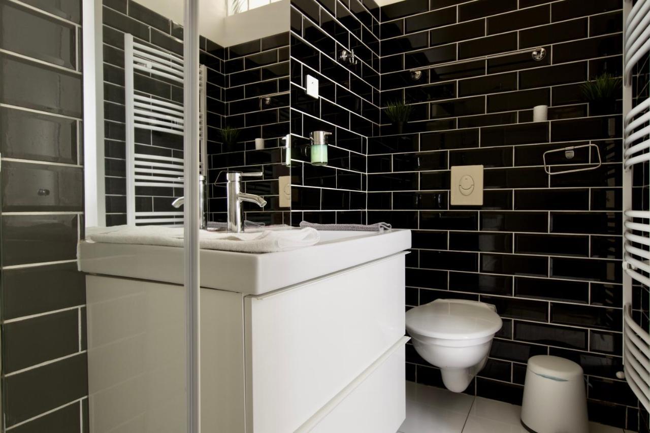Premium Apartments By Hi5 - Astoria Square Boedapest Buitenkant foto