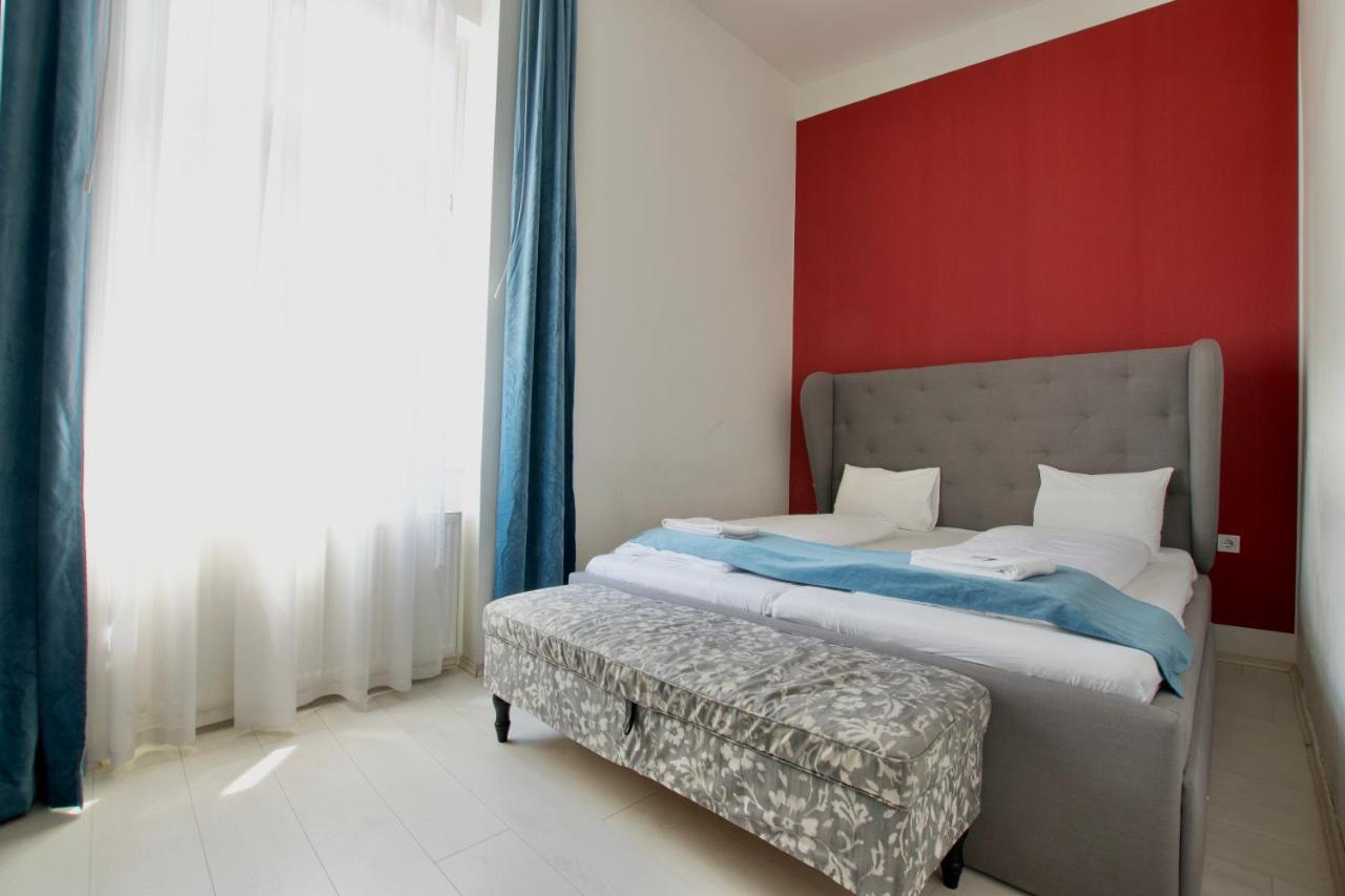 Premium Apartments By Hi5 - Astoria Square Boedapest Buitenkant foto