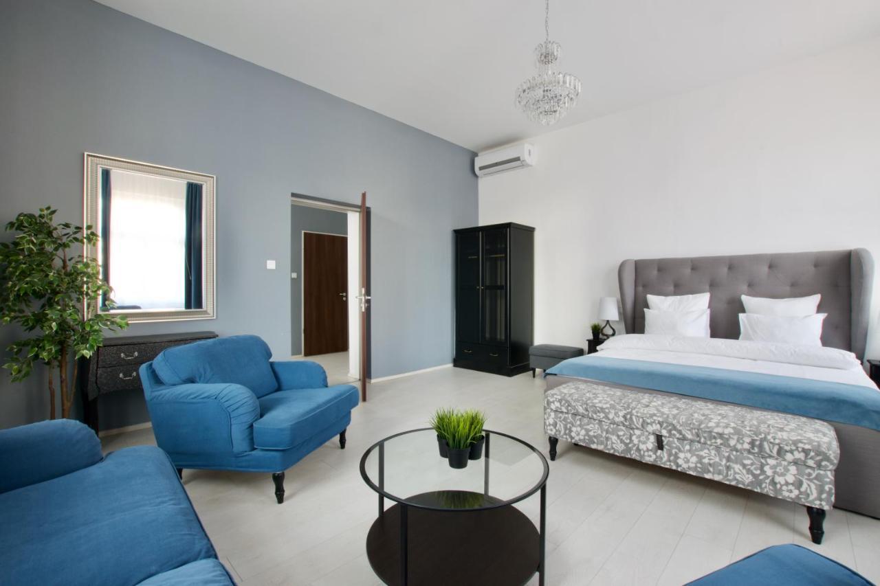 Premium Apartments By Hi5 - Astoria Square Boedapest Buitenkant foto