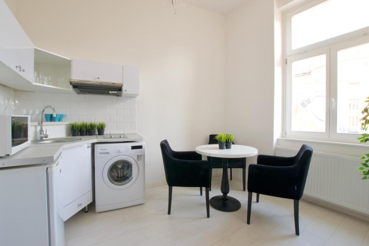 Premium Apartments By Hi5 - Astoria Square Boedapest Buitenkant foto