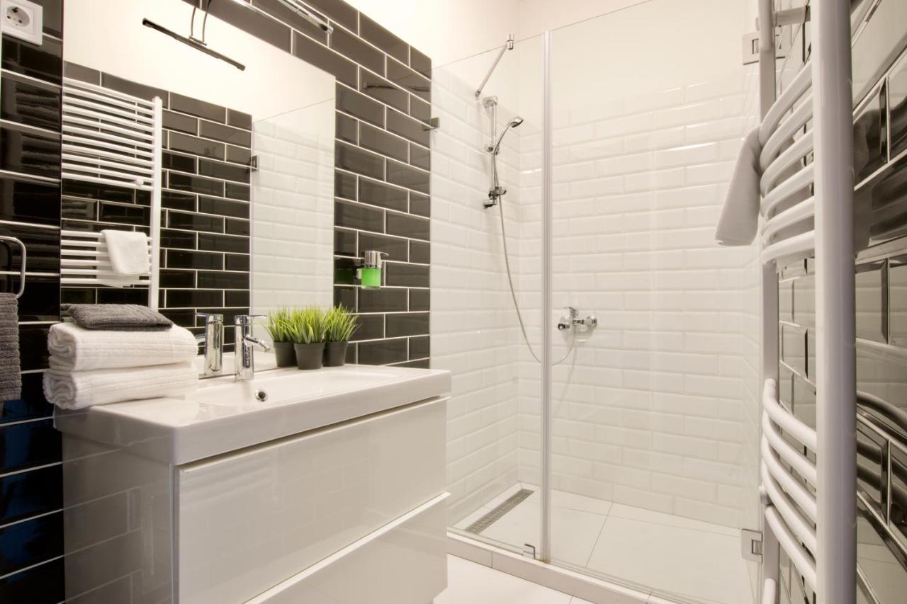Premium Apartments By Hi5 - Astoria Square Boedapest Buitenkant foto